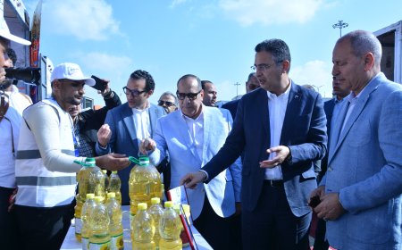 الكتور شريف فاروق وزير التموين والتجارة الداخلية يفتتح سوق اليوم الواح بمدينة نصر بالإنابة عن دولة رئيس مجلس الوزراء