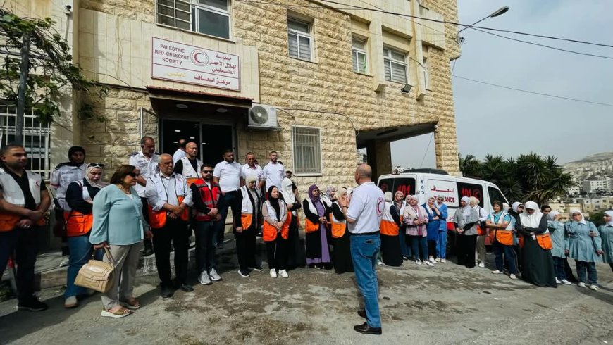 الهلال الأحمر الفلسطيني ينظم وقفات تضامنية موحدة للمطالبة بتحقيق دولي في جريمة استهداف مسعفيه في رفح