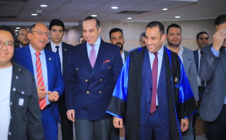 " حصل النائب احمد على " درجة الدكتوراة في العلوم السياسية بتقدير امتياز .. بحضور عدد من الوزراء والمحافظين واعضاء مجلسي النواب الشيوخ وبعض الإعلاميين