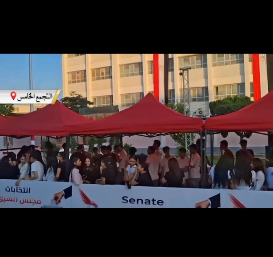 بدء توافد المواطنين امام المقار الانتخابية قبل ساعة من بدء التصويت انتظارا لفتحاللجان بالقاهرة