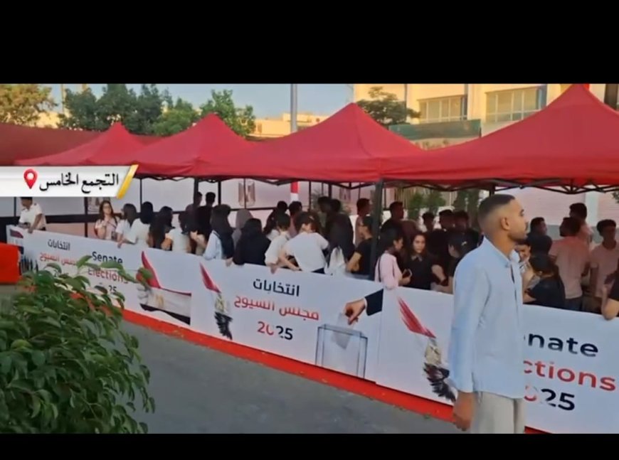 بدء توافد المواطنين امام المقار الانتخابية قبل ساعة من بدء التصويت انتظارا لفتحاللجان بالقاهرة