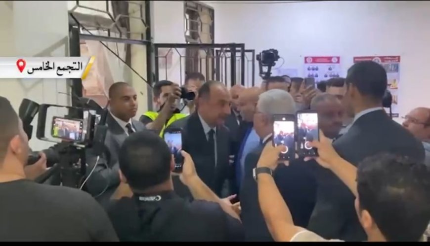 وزير قطاع الأعمال يدلي بصوته فى انتخابات مجلس الشيوخ بالتجمع الخامس