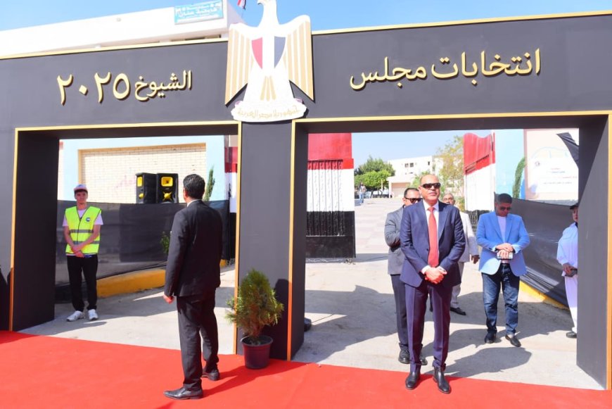 وزير العمل يُدلي بصوته في انتخابات مجلس الشيوخ بالتجمع الخامس