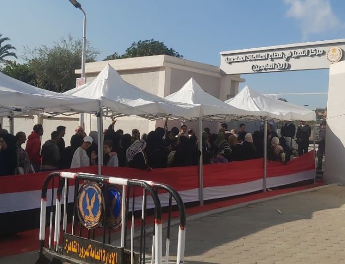 إقبال كثيف على لجان البساتين وصقر قريش فى اليوم الثاني لانتخابات مجلس النواب