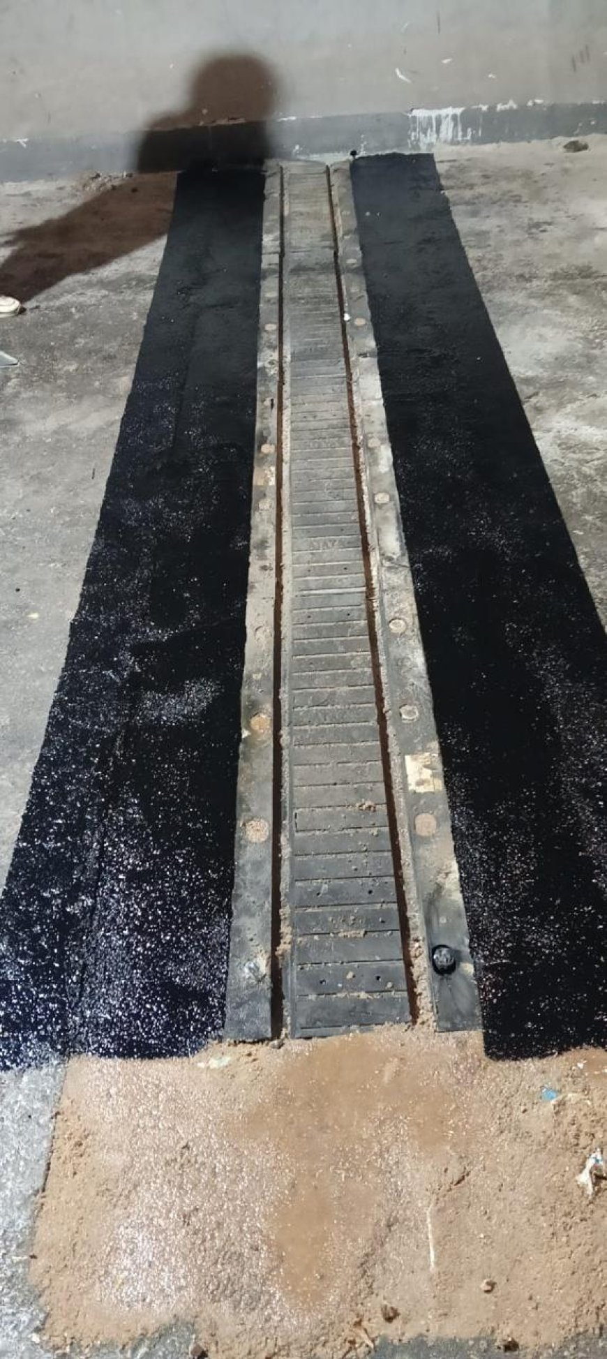 بسرعه البرق الرد على استغاثة أهالي المطرية  من محافظ القاهرة :  بالتدخل العاجل لصيانه الكوبري المشار إليه