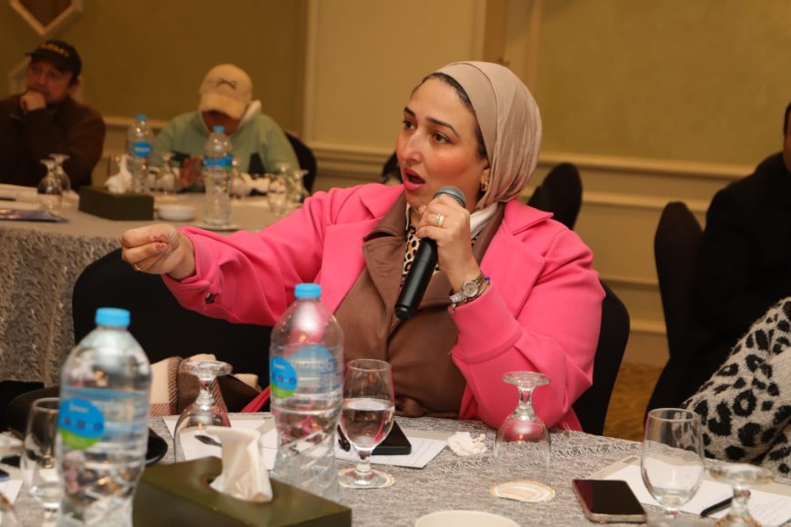 وزير العمل يفتتح ندوة توعوية بالقاهرة حول أحكام تشغيل المرأة والطفل بقانون العمل الجديد..ويجيب على استفسارات المشاركين