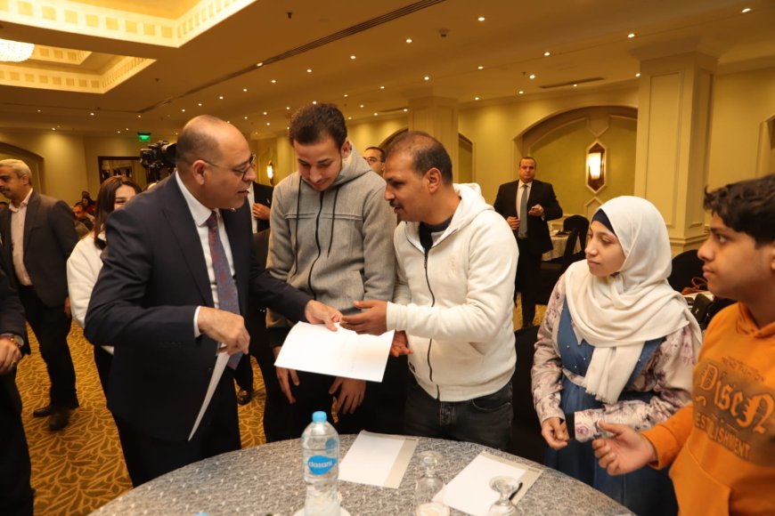 وزير العمل يفتتح ندوة توعوية بالقاهرة حول أحكام تشغيل المرأة والطفل بقانون العمل الجديد..ويجيب على استفسارات المشاركين