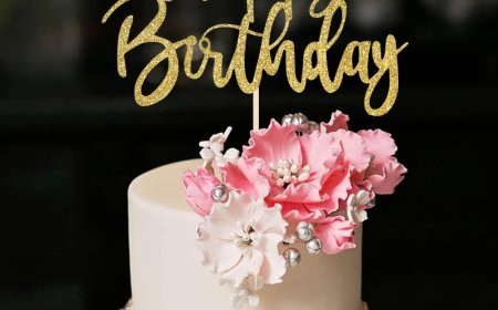 الدكتور مصطفى عسر .. الكاتب الصحفى مصفي مكى يشاركون  بيد ميلاد سيدة الأعمال " السودانية"  سهير  طيفور  (صور )