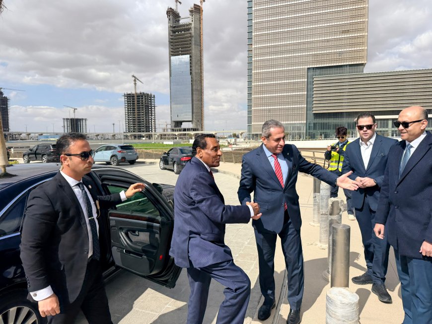 رئيس وزراء السودان من قلب البرج الأيقوني: تجربة مصر ملهمة ونطمح لتكرارها