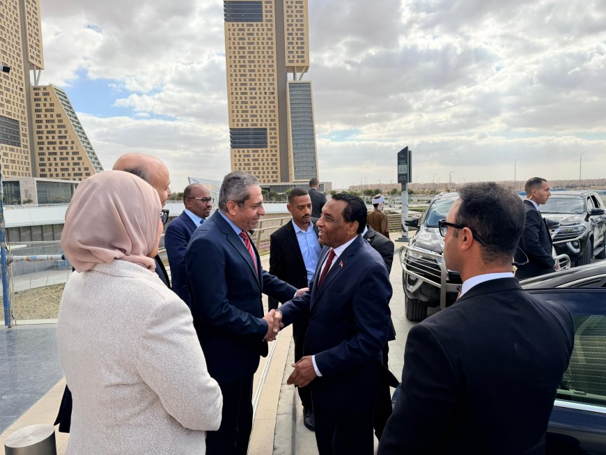 رئيس وزراء السودان من قلب البرج الأيقوني: تجربة مصر ملهمة ونطمح لتكرارها