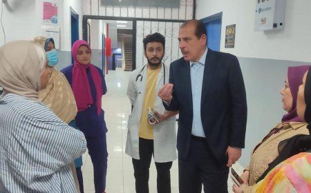 نائب وزير الصحة يفاجئ مستشفى 6 أكتوبر المركزي بزيارة مسائية.. ويُحيل المقصرين للتحقيق