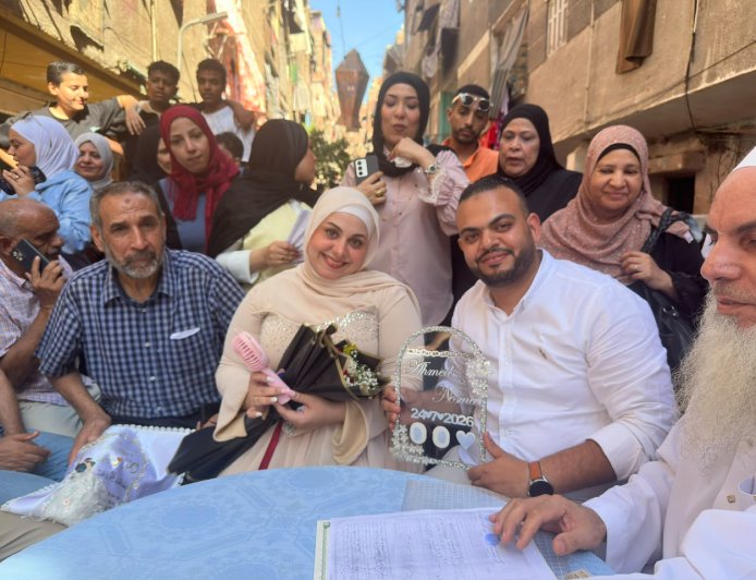 عائلتا "آل محمود عسل" و"آل دربالة" ترسمان لوحة من المودة والترابط الأسري