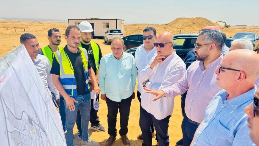 نائب وزيرة الإسكان للمرافق ونائب رئيس الهيئة لقطاع المرافق في زيارة تققدية لمشروعات البنية التحتية بمدينة العبور الجديدة