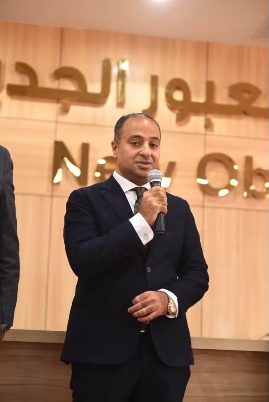 الدكتور أحمد عمارة يعقد اجتماعًا موسعًا بالإدارات العقارية والقانونية والتقنين بمدينة العبور الجديدة.. ويؤكد على دفع الاستثمار ومتابعة تنفيذ حزمة التيسيرات الجديدة