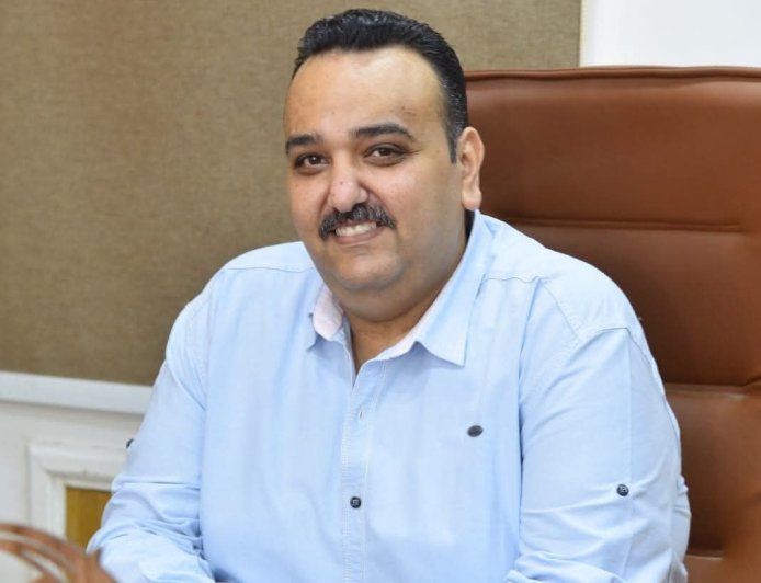 مصطفى مكي يهنئ الأستاذ الدكتور روماني ثابت بتوليه إدارة مستشفى الزيتون التخصصي.. ومسيرة نجاح تُبشر بمرحلة جديدة
