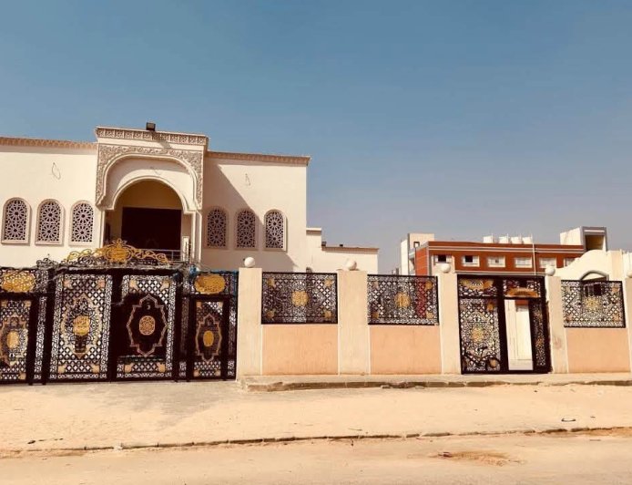 تأهباً لطرح وحدات الإيجار المنتهي بالتملك.. نائب رئيس "هيئة المجتمعات العمرانية لقطاع التنمية و الإنشاءات يتفقد مشروع "فالي تاورز إيست" بالعبور الجديدة
