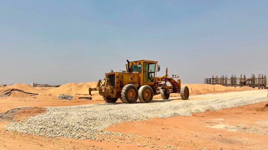 المهندس محمود مراد يتابع تقدم أعمال الطرق وشبكات الكهرباء بالأراضي المضافة بمنطقة الأمل سابقا