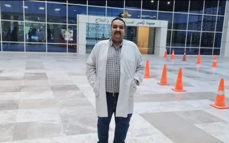 طبيب لا يعرف سوى النجاح والإنسانية.. مصطفى مكي يوجه رسالة تقدير للدكتور رومانى ثابت بعد جراحة والدته