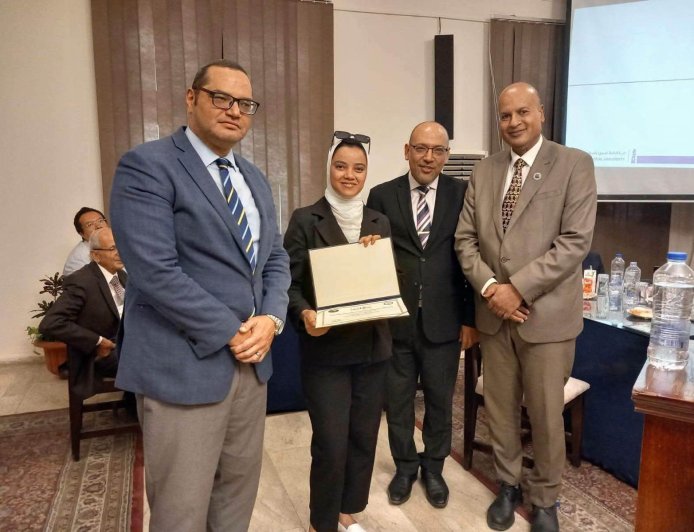 حقوق عين شمس تستقبل العام الدراسي ببحث آفاق تدشين فرع كلية القانون الأهلية وتكريم عدد من أعضاء هيئة التدريس المتميزين