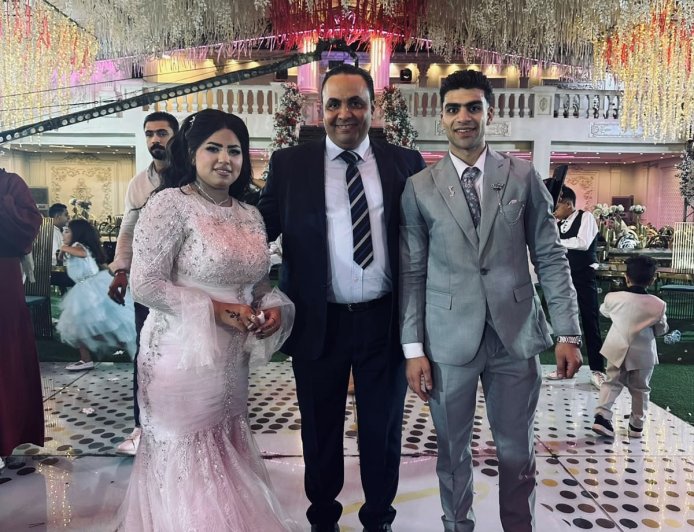 برقية تهنئة من عائلات آل مكي وآل طه وآل محمد مصطفى إلى العروسين بسنت بلال طه وباسم محمد مصطفى.. فرحة تجمع العائلات وتُتوِّج حكاية الأخلاق والأصول
